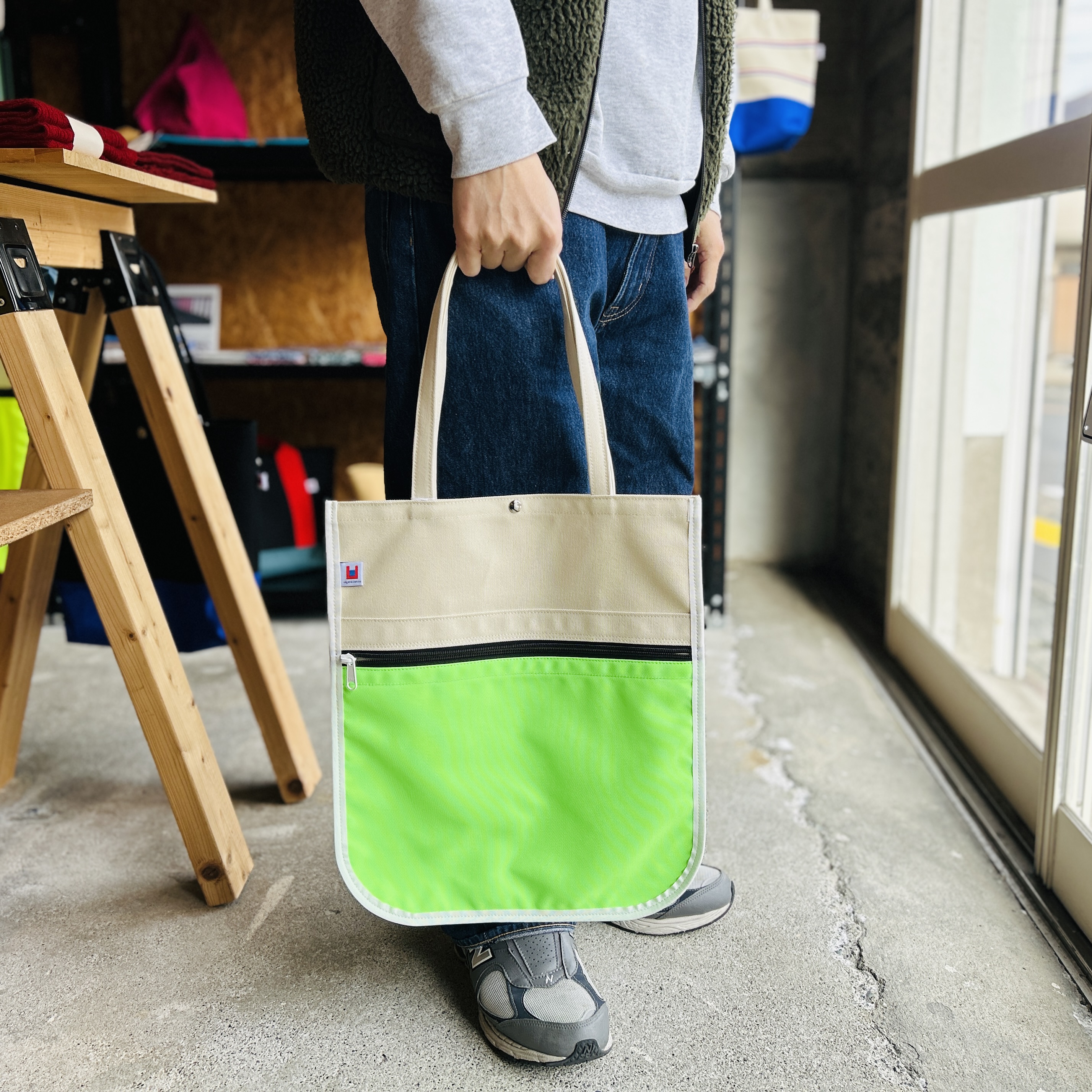 【横須賀】“ひねくれ”の先に生まれる
毎日の生活に楽しさを＋するバッグueyama canvas