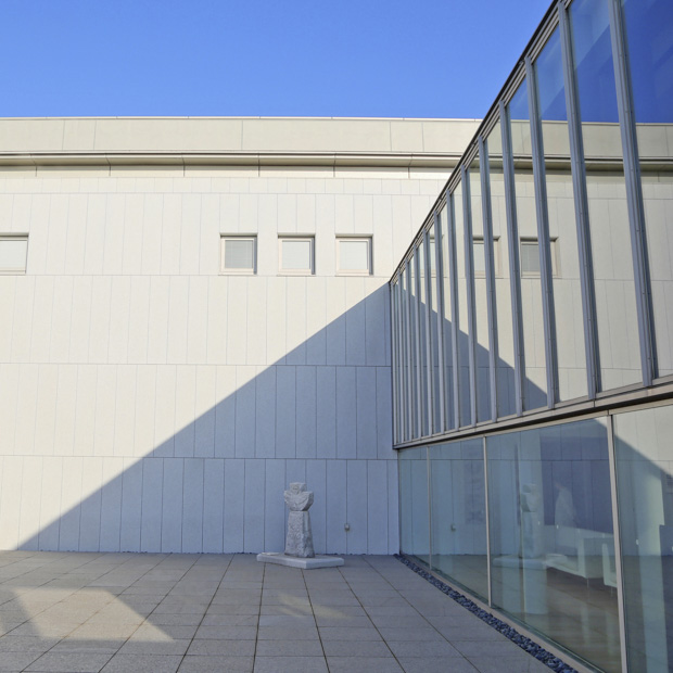 【葉山】海と光が溶け合う体感型アート。神奈川県立近代美術館で味わう自然と彫刻の散歩道