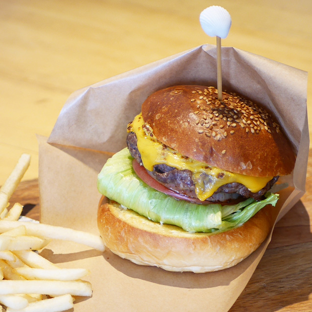 【葉山】贅沢の極み！希少な葉山牛100％バーガー体験｜Ali'i Drive