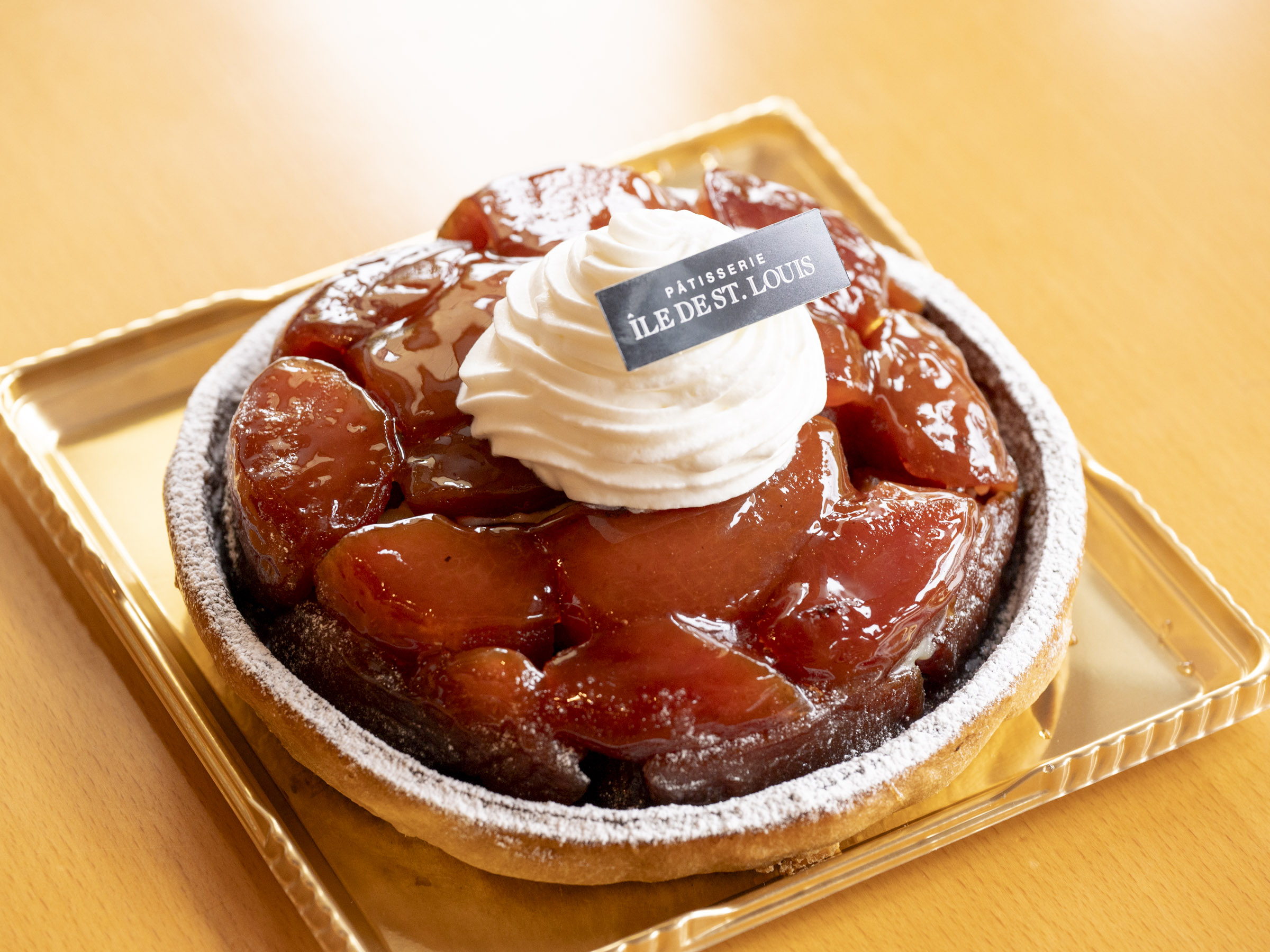 葉山】78歳シェフが4時間かけて焼き上げる、ふじりんごの「タルト