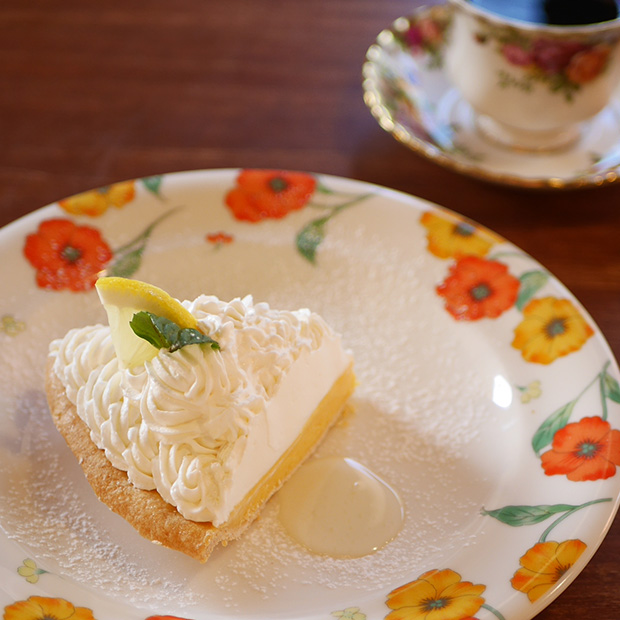 【葉山】絶品カスタードレモンパイ！カフェ会英楼の人気スイーツと熟成コーヒーの秘密