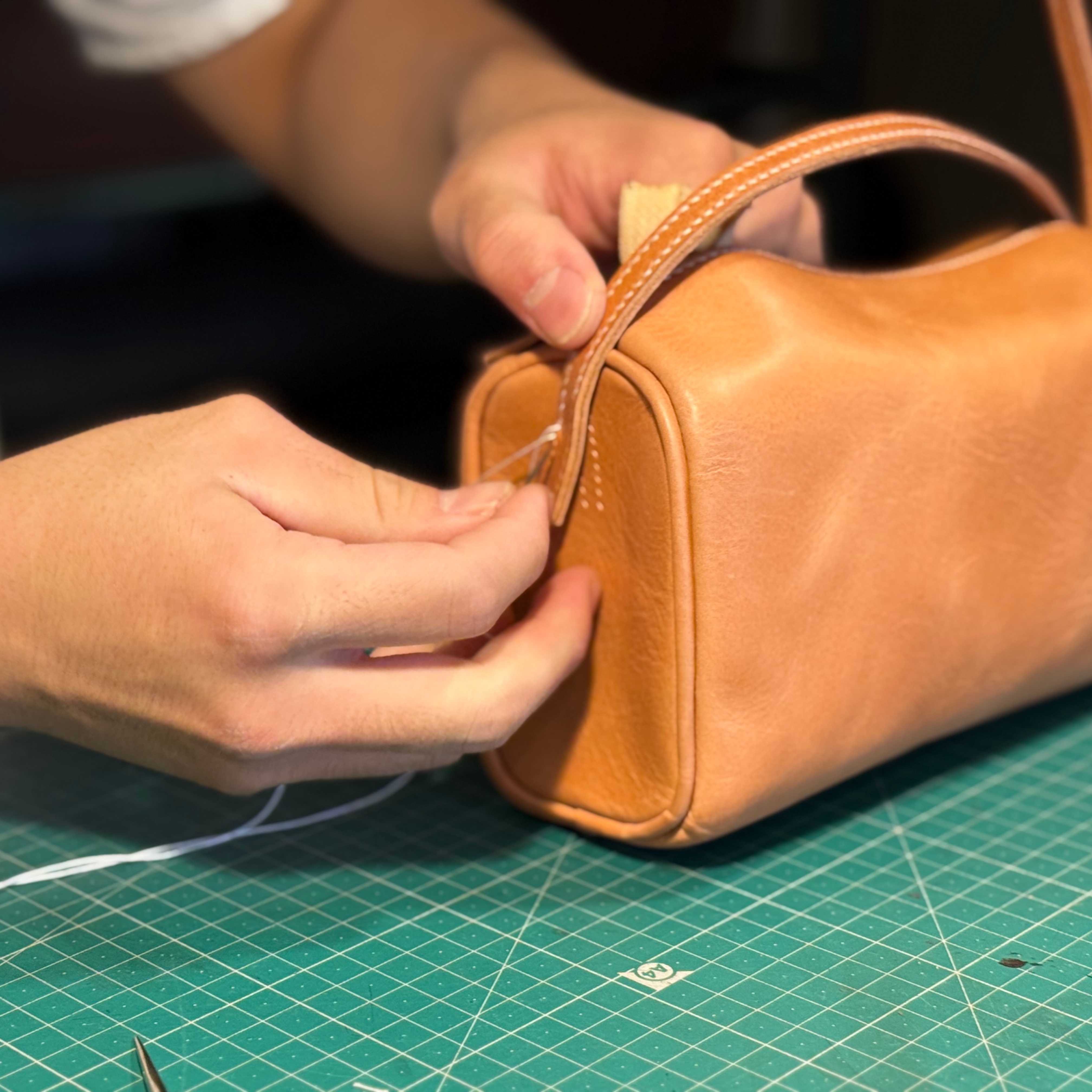 【横須賀】究極の手縫いが生む美しき革製品。兄弟で営む「BROSS FACTORY SHOP」