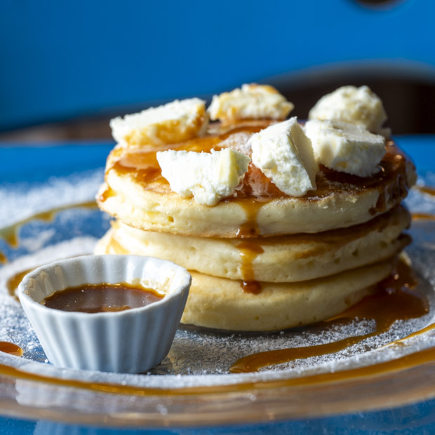 【横須賀】海が見える「Blue Moon」で味わう甘じょっぱい塩バターパンケーキ