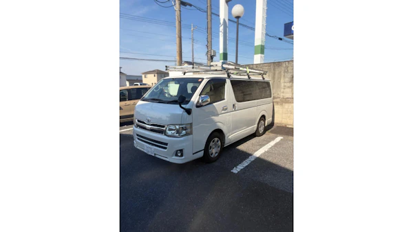 最近購入しました社用車（ハイエース）です！