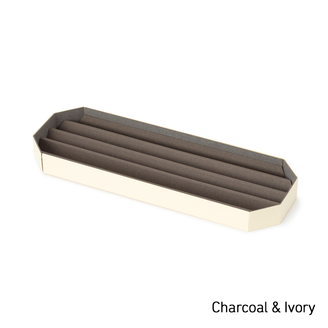 PLEATS TRAY Straight  Charcoal & Ivory