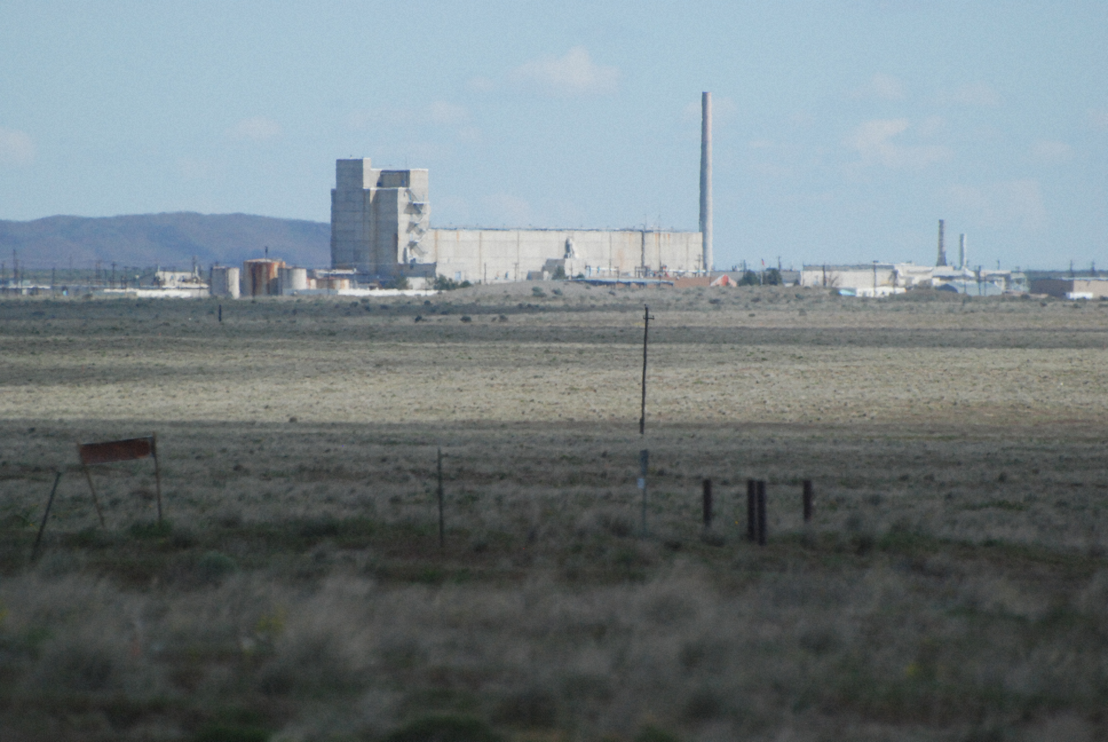 核兵器製造のため原子炉で核反応させたウランからプルトニウムを抽出した工場