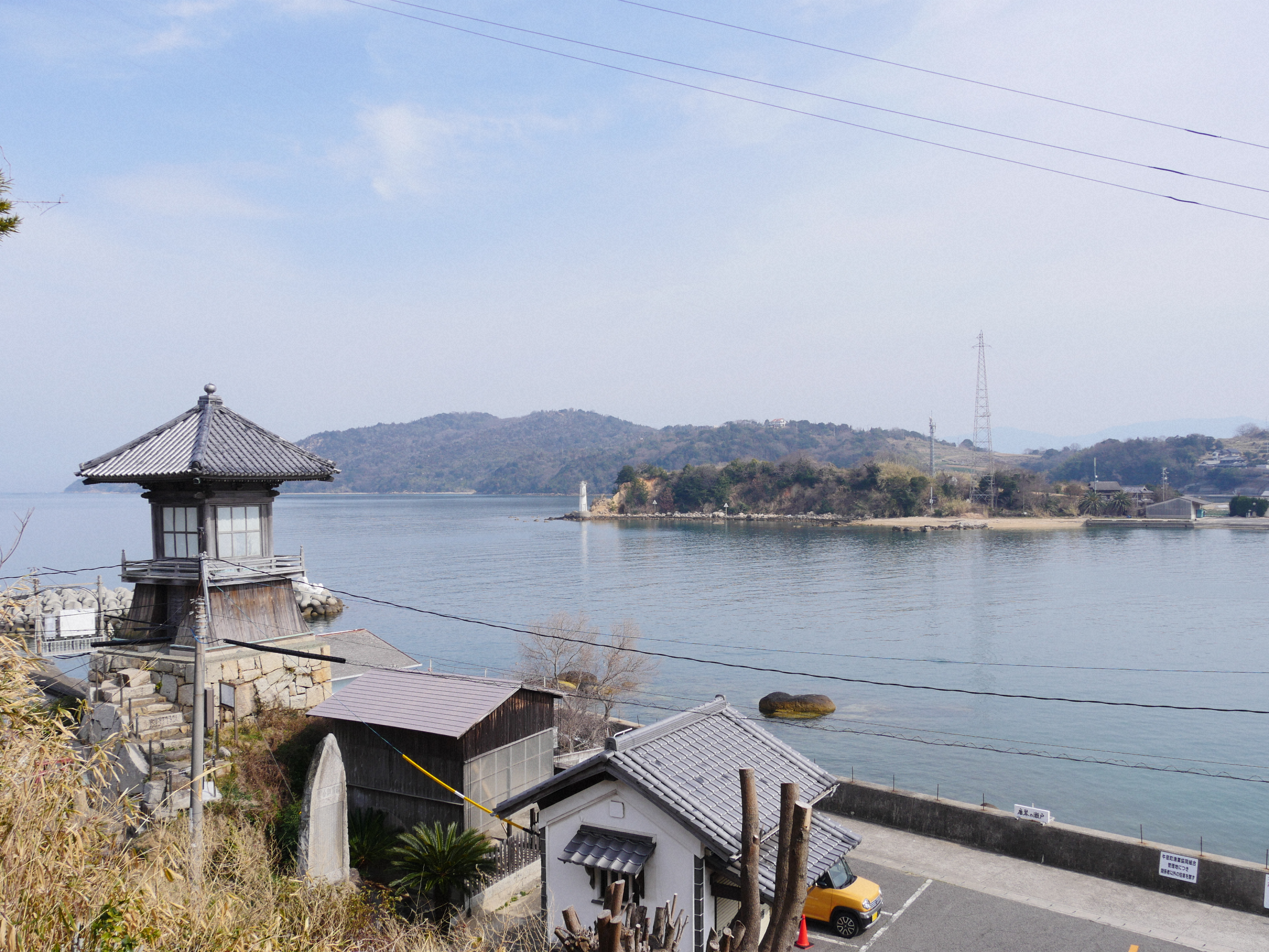 牛窓の風景。穏やかな瀬戸内海を望み、ゆったりとした空気が流れる