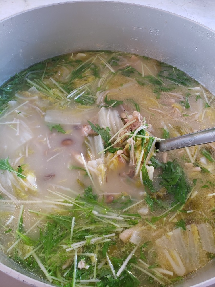 ラッキー弁当の鳥白湯スープ