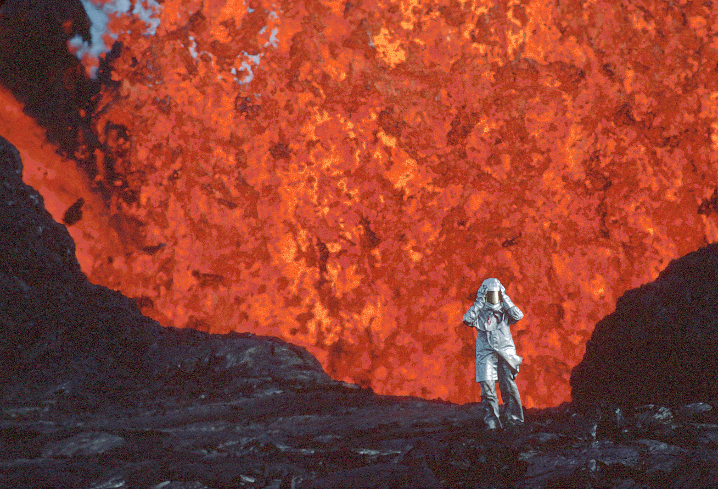 「ファイアー・オブ・ラブ 火山に人生を捧げた夫婦」の一場面　©Image ‘Est