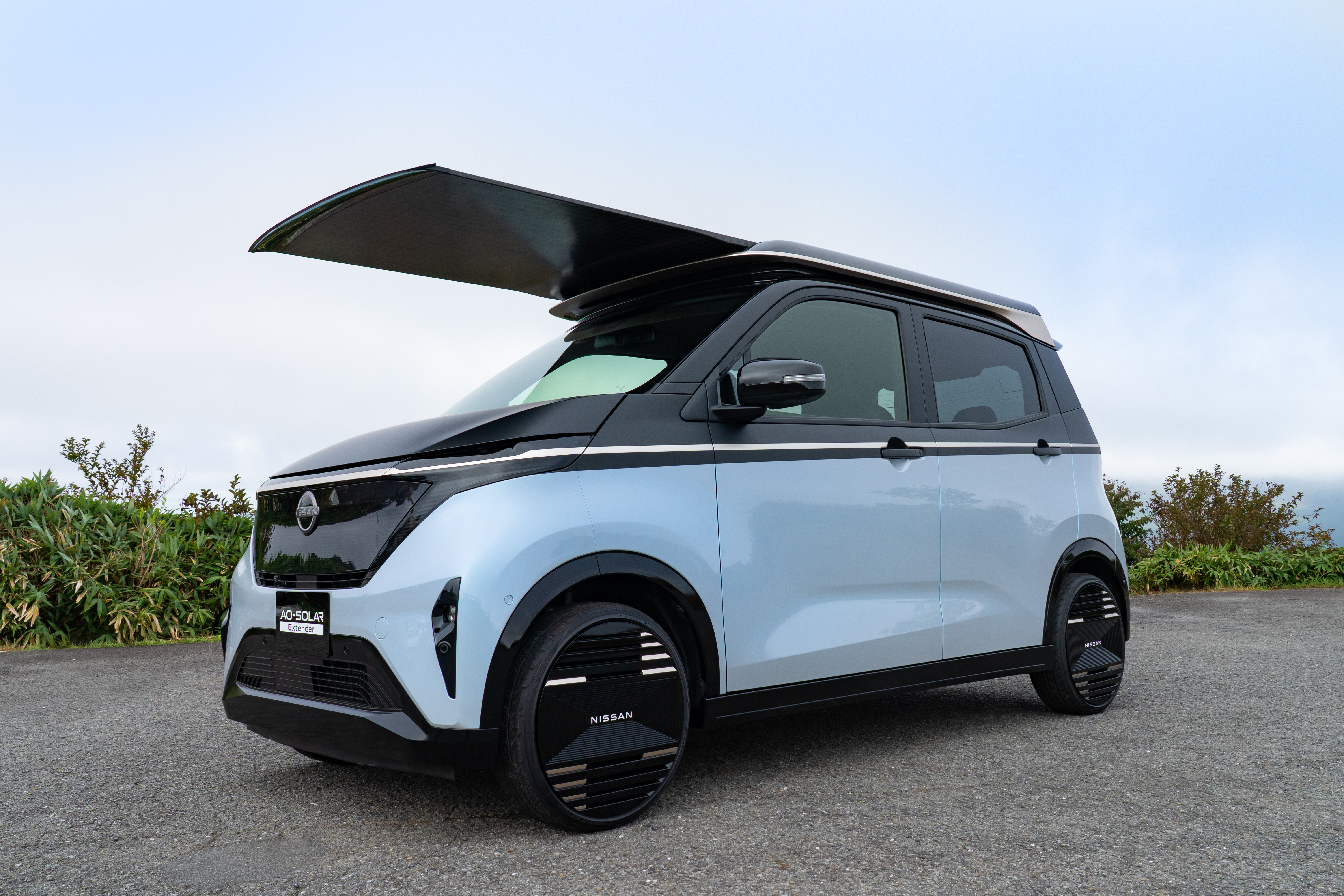 日産、「サクラ」に太陽光発電システム搭載 年間3,000km相当の電力自給