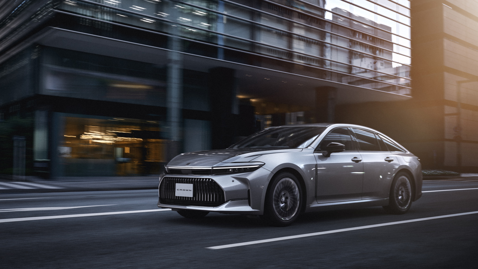 トヨタ「クラウン（セダン）」が2024年度自動車安全性能ファイブスター