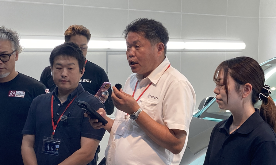 閉会挨拶に立つ丸山義昭会長