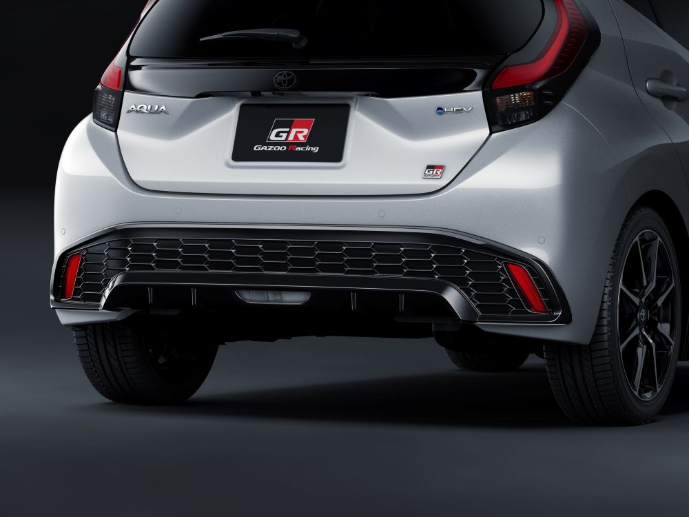 トヨタ、「アクア」を一部改良し「GR SPORT」グレードを追加 | BSRweb