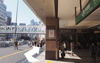 新宿駅の南改札