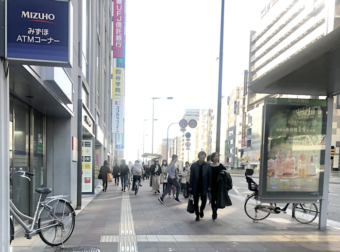 階段を直進