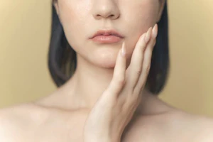 イソトロイン・ロアキュテイン（イソトレチノイン）の写真