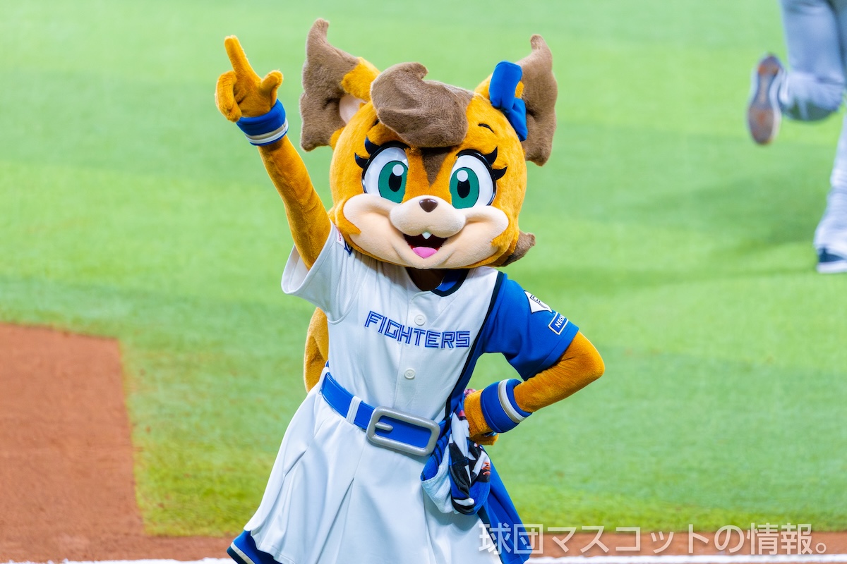 ポリーのプロフィールと出演カレンダー｜球団マスコットの情報。