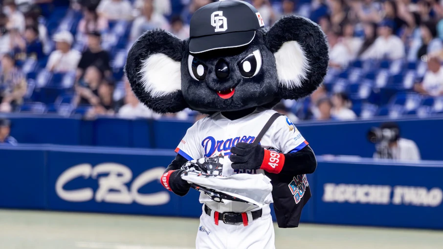 ブラックドアラさんが登場