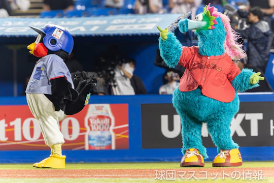 つば九郎、つばみ、スラィリー ヤクルト対広島