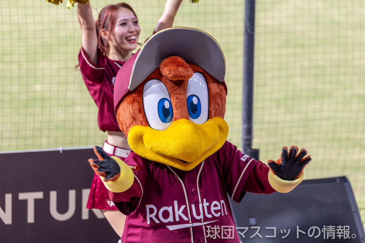 手拍子をするクラッチくん