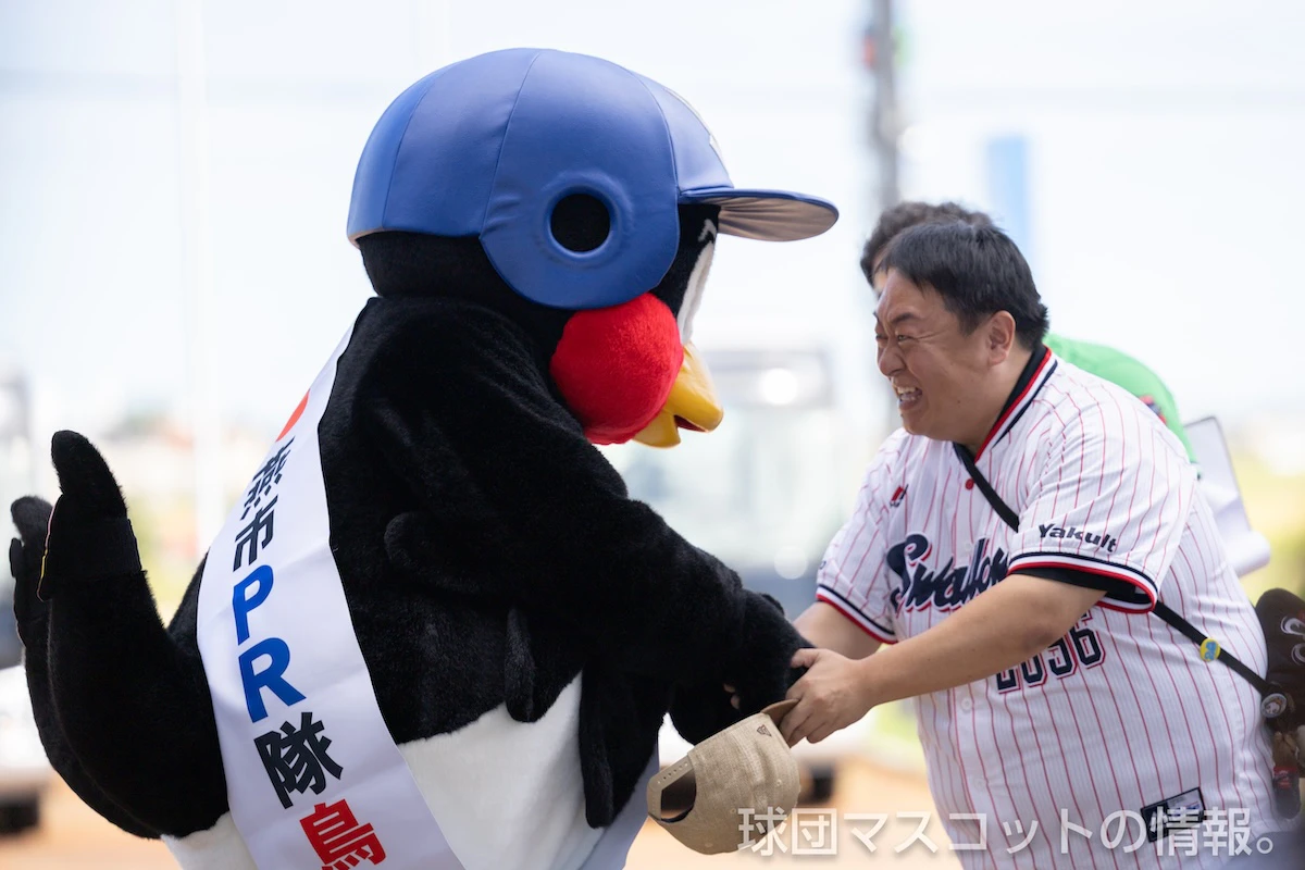 スワローズ・ライスファームプロジェクト 稲刈りイベント 2枚目
