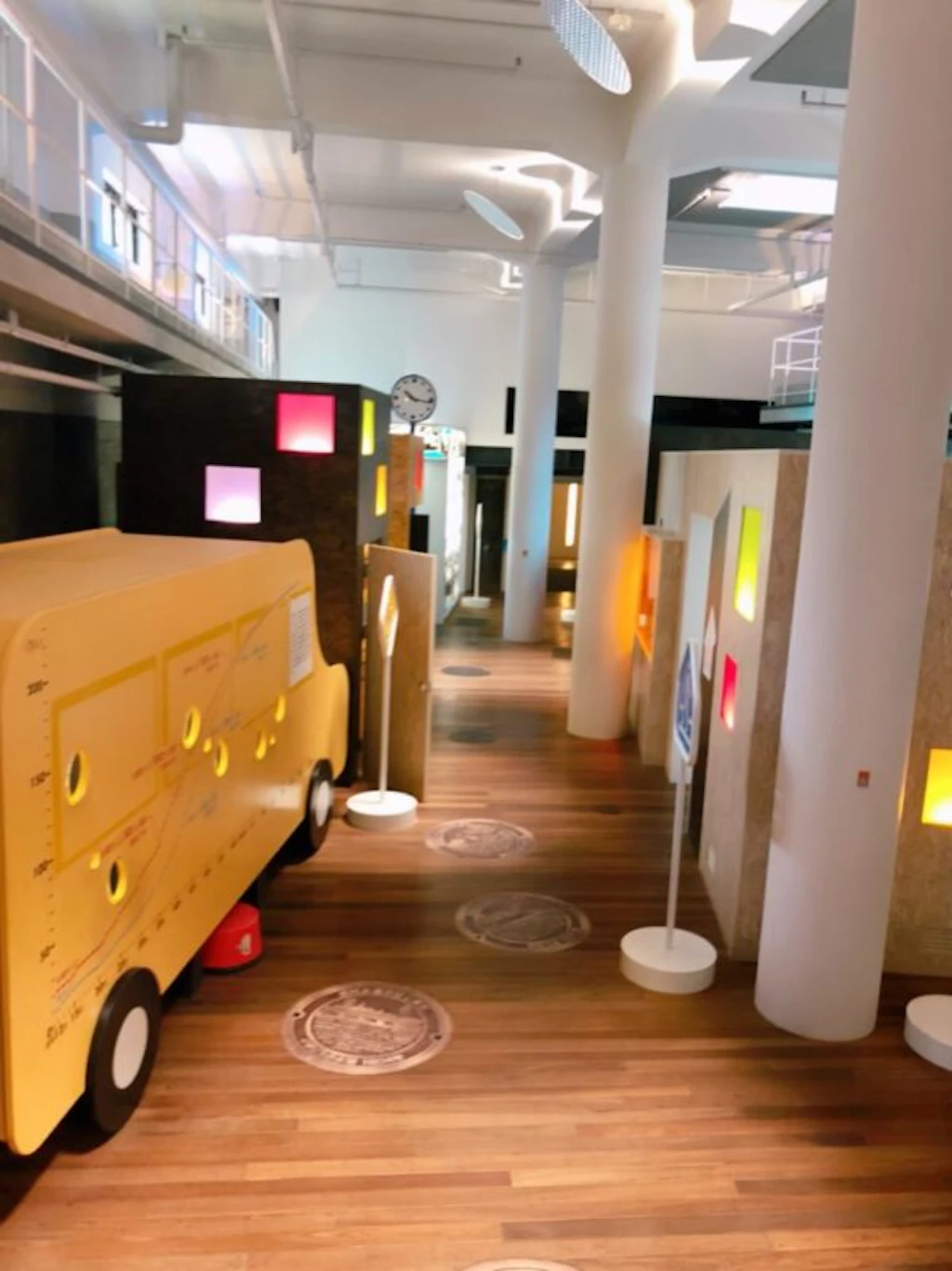 街並みに見立てられ工夫がいっぱいの展示室