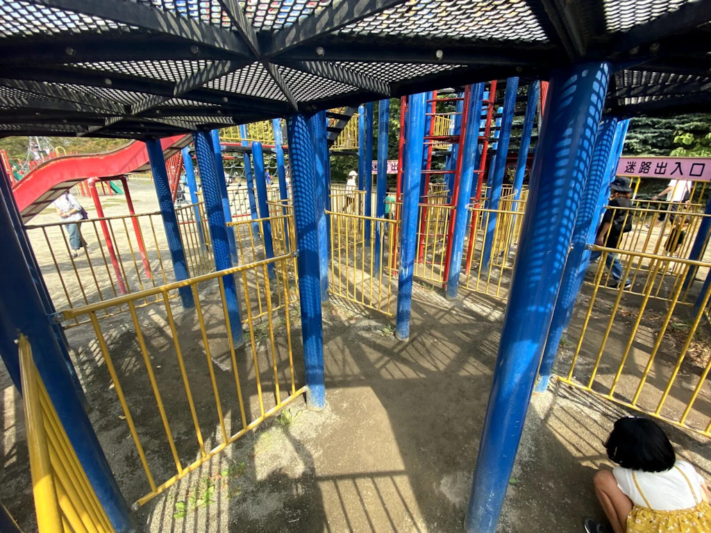 札幌　公園　大型遊具　百合が原　迷路