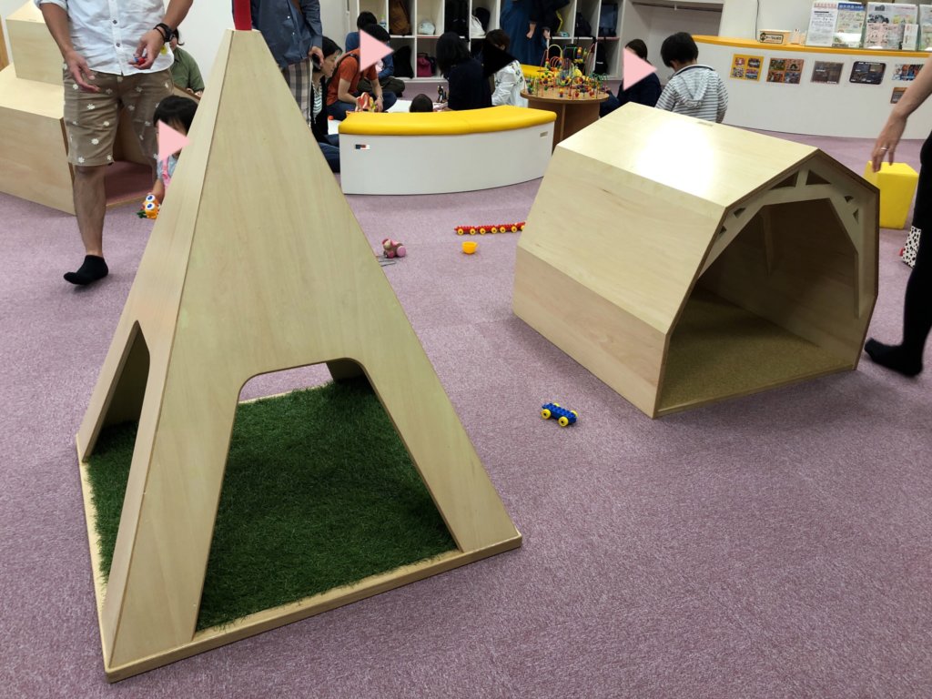 テレビ塔や時計台の木製遊具