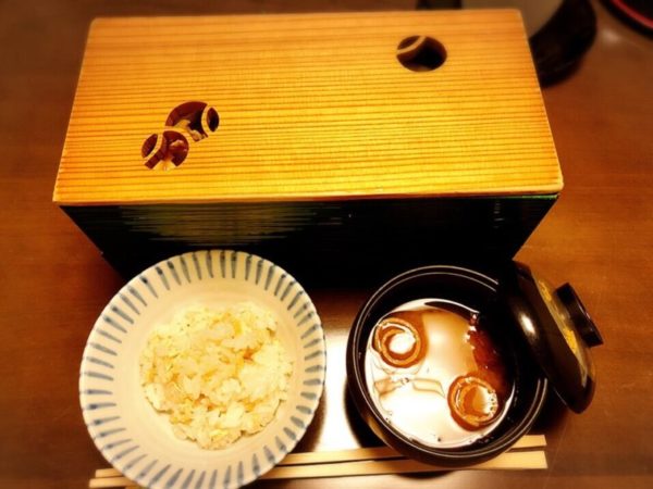 お弁当とごはん、お味噌汁