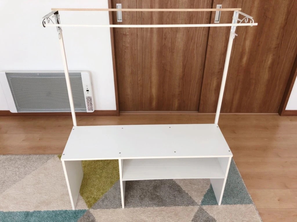屋根の骨組みを組立て