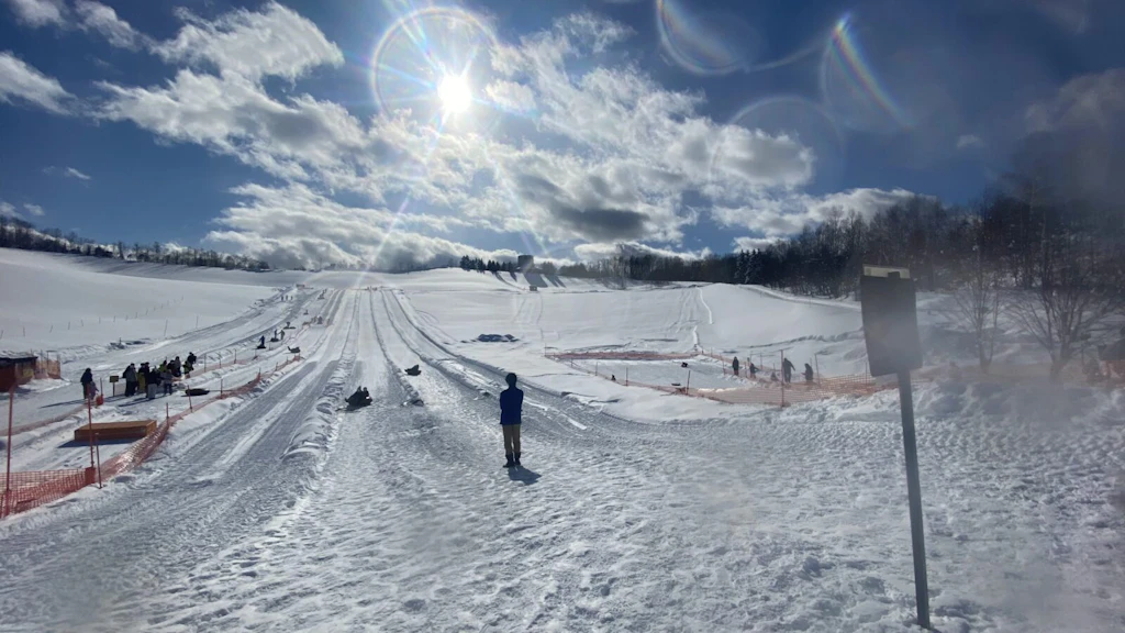 滝野すずらん丘陵公園　雪遊び　そり　スキー