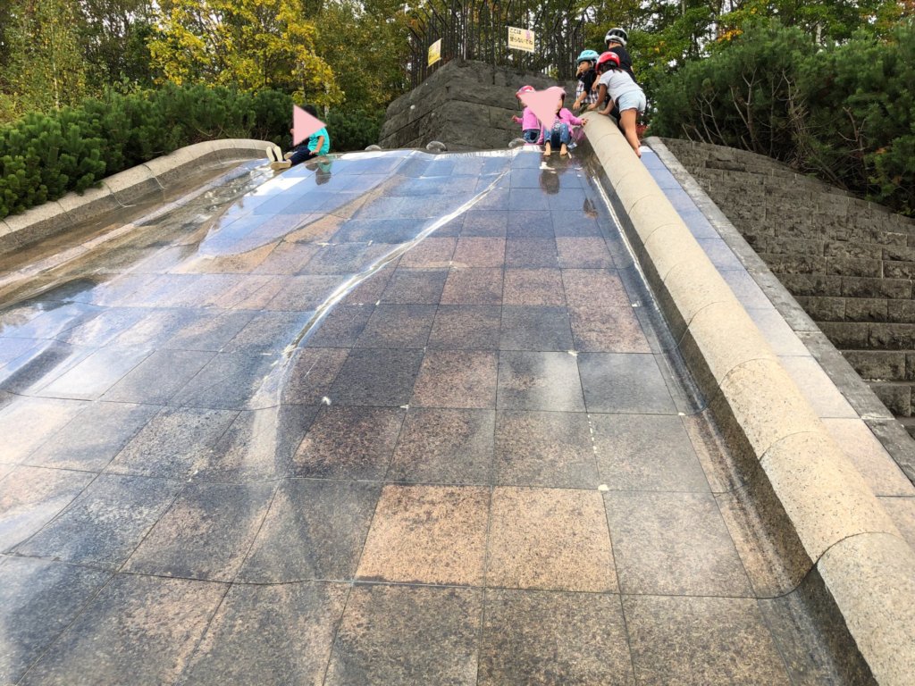 すずらん公園のつるつる滑り台