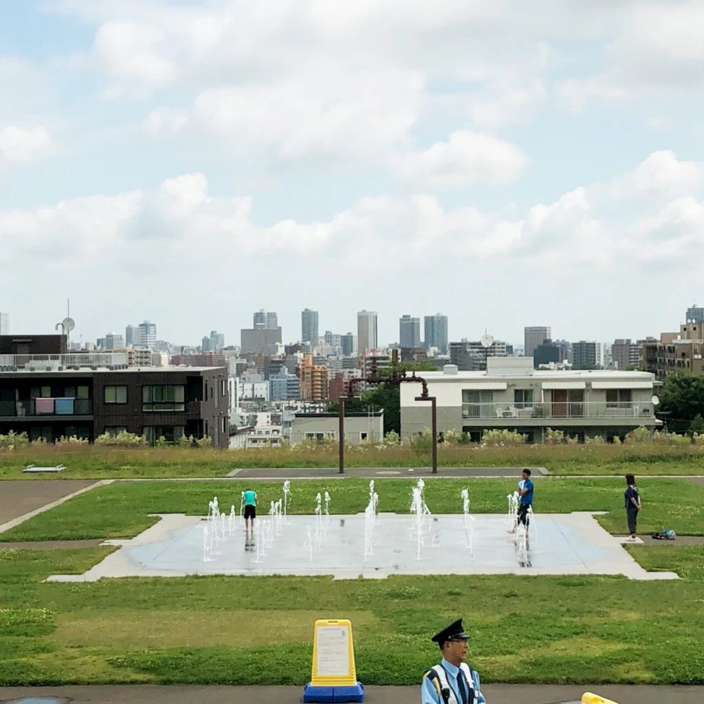 水道記念館屋外の水遊び広場
