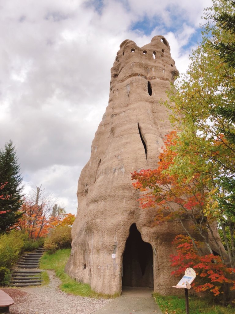 あり塚の塔の外観