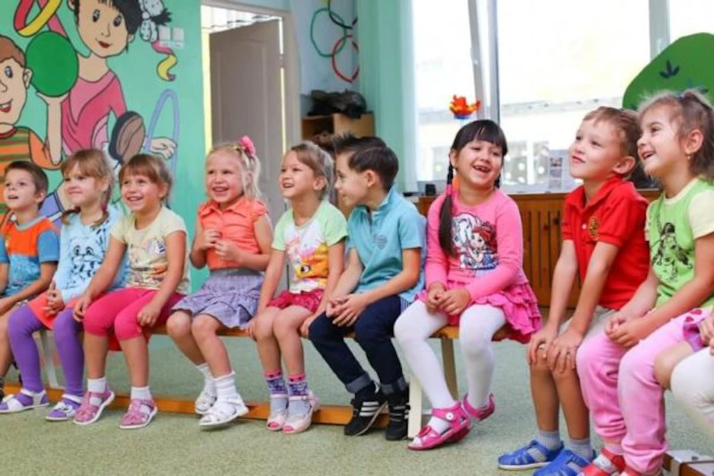 幼稚園のレッスンの様子