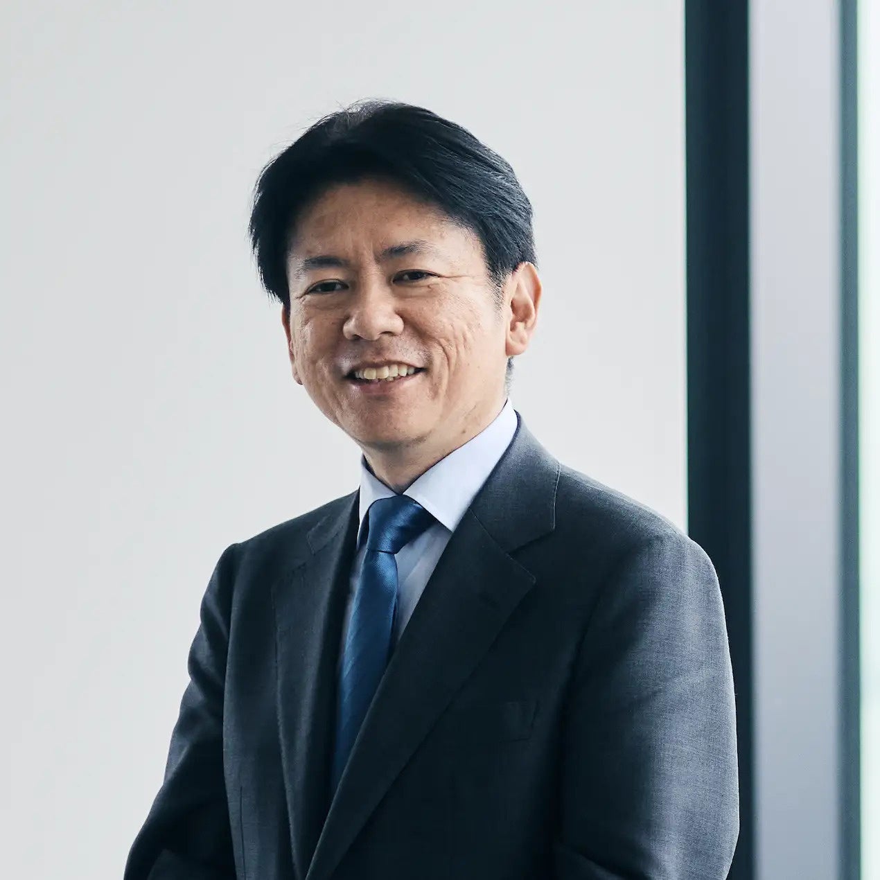 源田 泰之 氏
