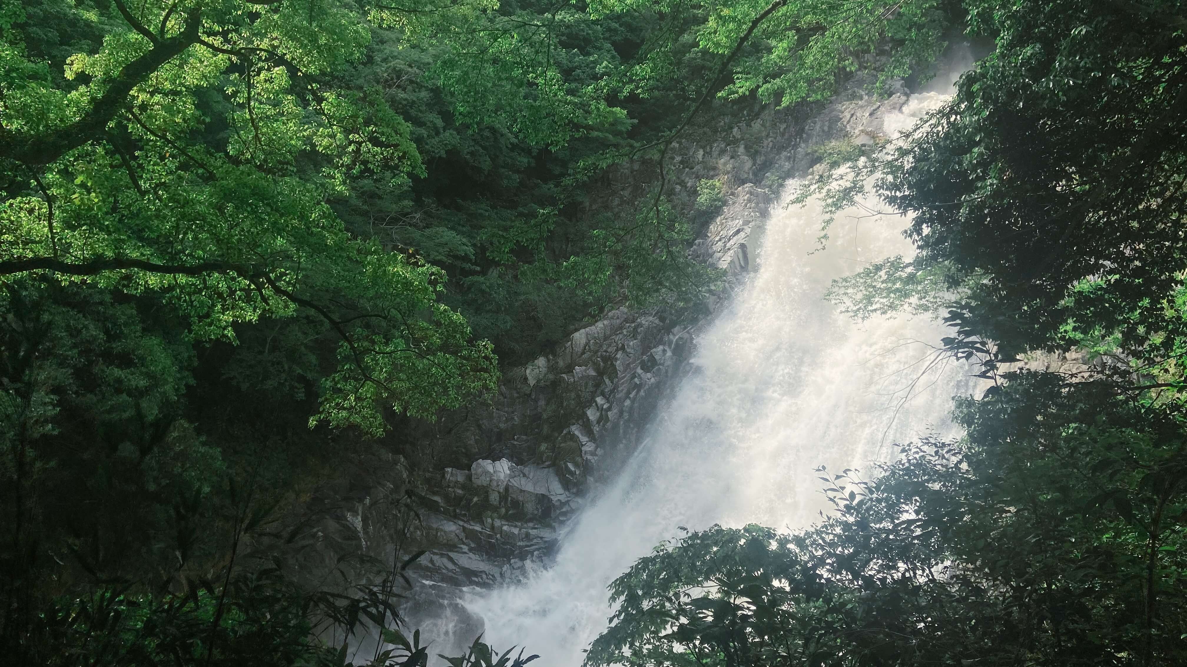 Hidden Serenity in Kobe | Nunobiki Waterfall: One of Japan's Three Great Waterfalls (C)