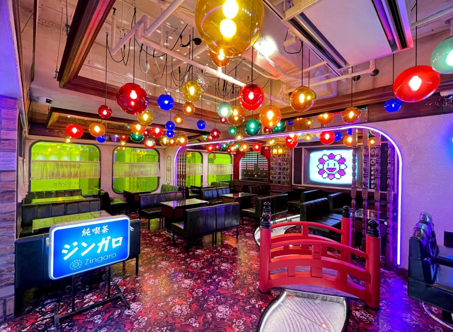 夕方おねえちゃんとコンビニ 村上隆 kaikaikiki zingaro 村上隆率いるカイカイキキのカルチャー空間「Zingaro」へようこそ | Fa