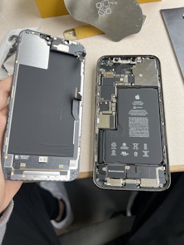 iPhoneが急につかなくなった？😭