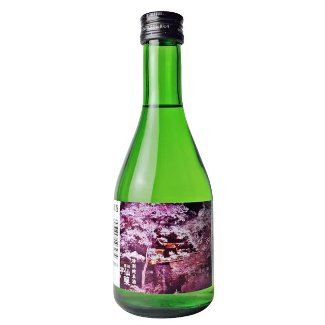 go to Kuromatsu Senjyo Tokubetsu Junmai-shu 300ml Sakura Label Alc.16% page