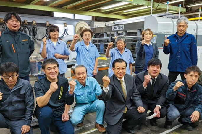 新聞古紙から作る緩衝材、脱炭素で注目　高い弾力性