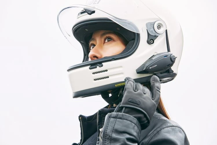バイク用インカム、産業用に用途拡大　高速道路保安や林業に