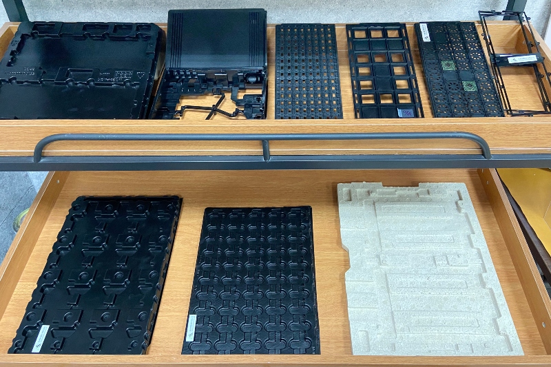 半導体トレーの原料に