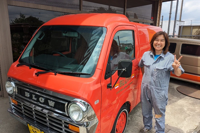 軽トラをアメ車スタイルのバンに　FRP成形の技でカスタム