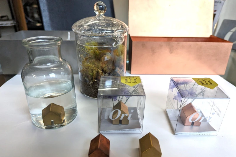 花瓶入りサイズの抗菌グッズ　銅・真ちゅう薄板を加工