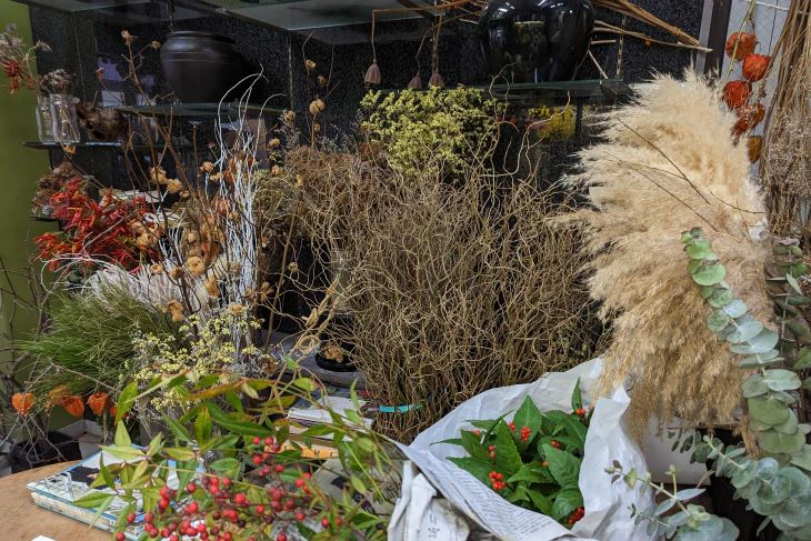 生花店、高齢者の「困りごと」に寄り添う　生活支援サービス