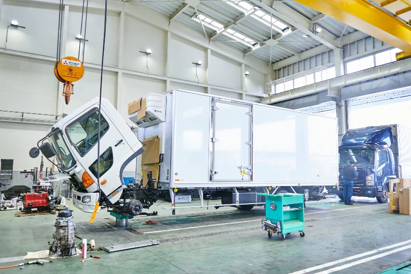 冷凍冷蔵車を重装備で延命　リースバックで月払い