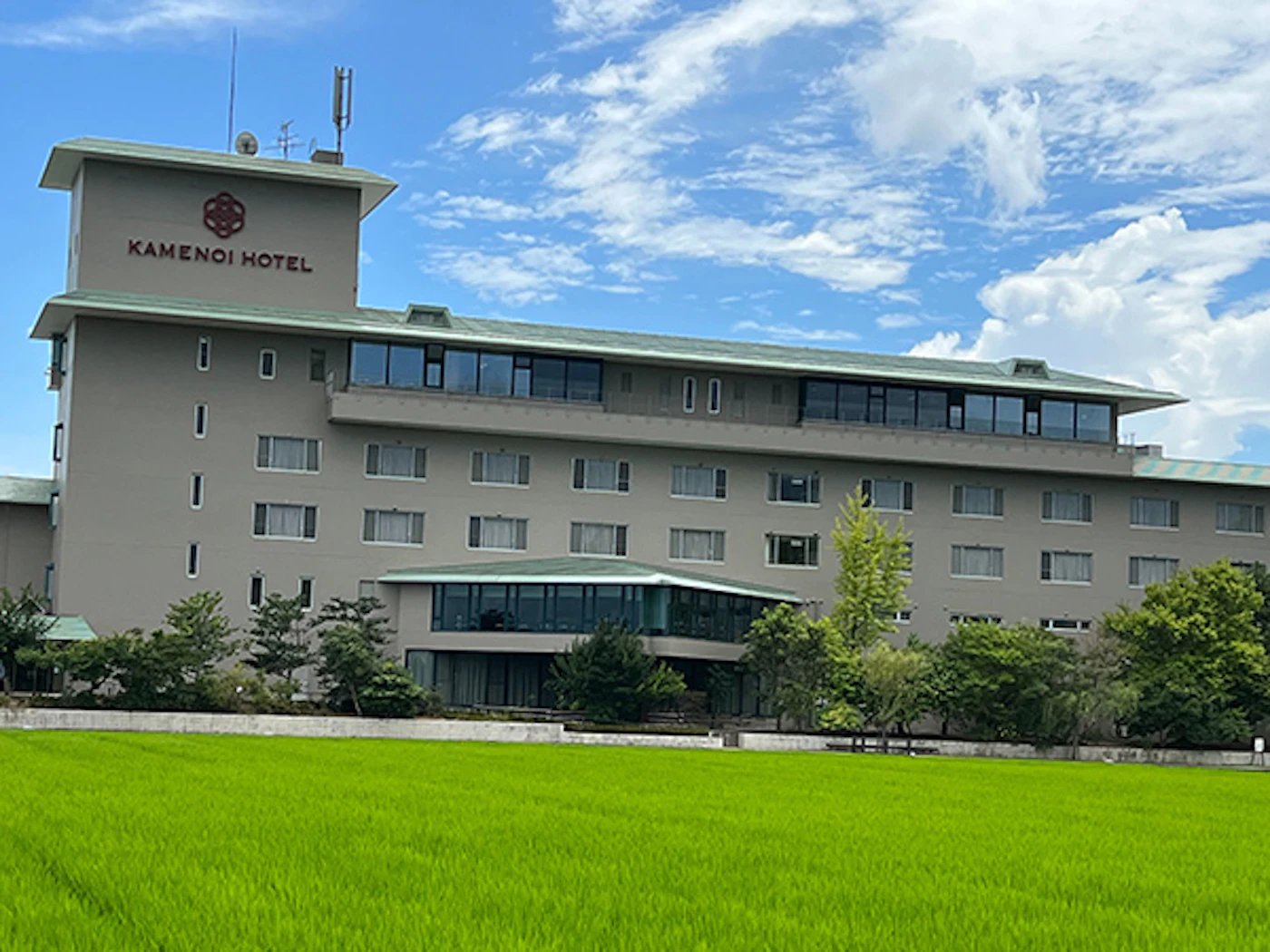 亀の井ホテル リブランドサイン