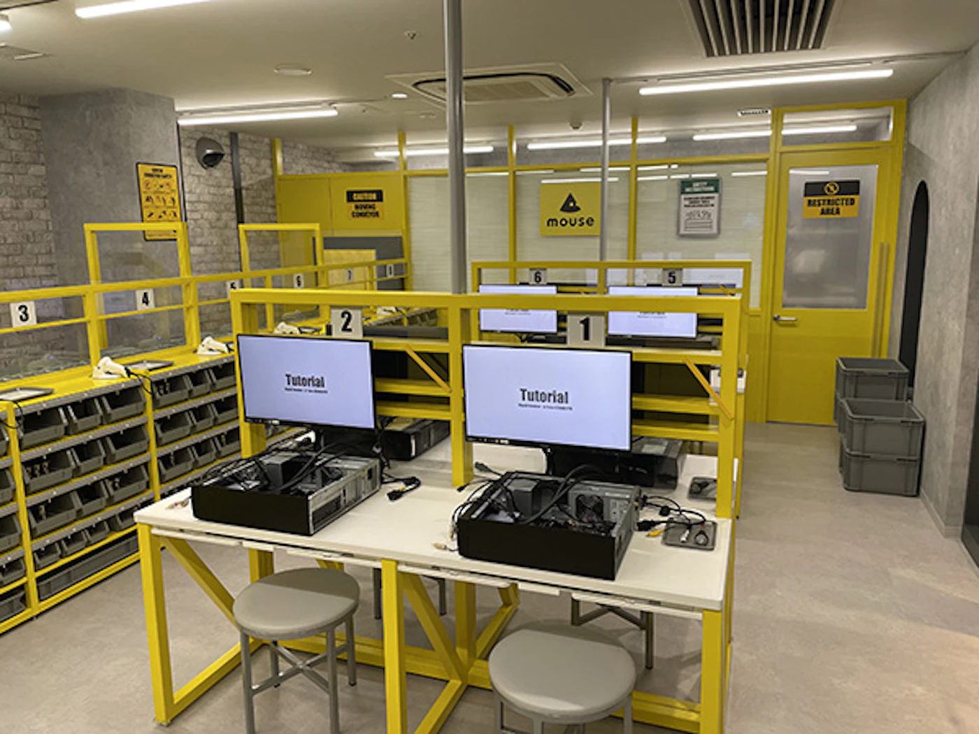 キッザニア東京「パソコン工場」パビリオン