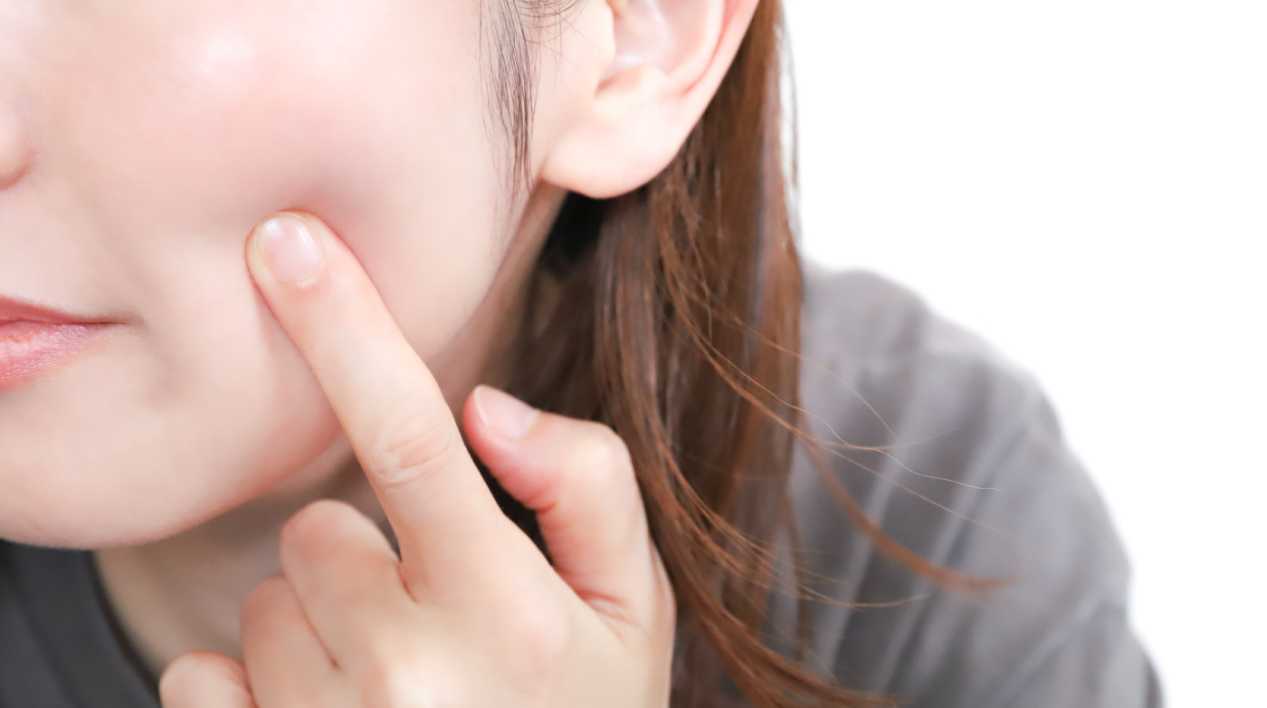 肌のハリが不足する原因は？ハリのメカニズムと維持のポイントを紹介